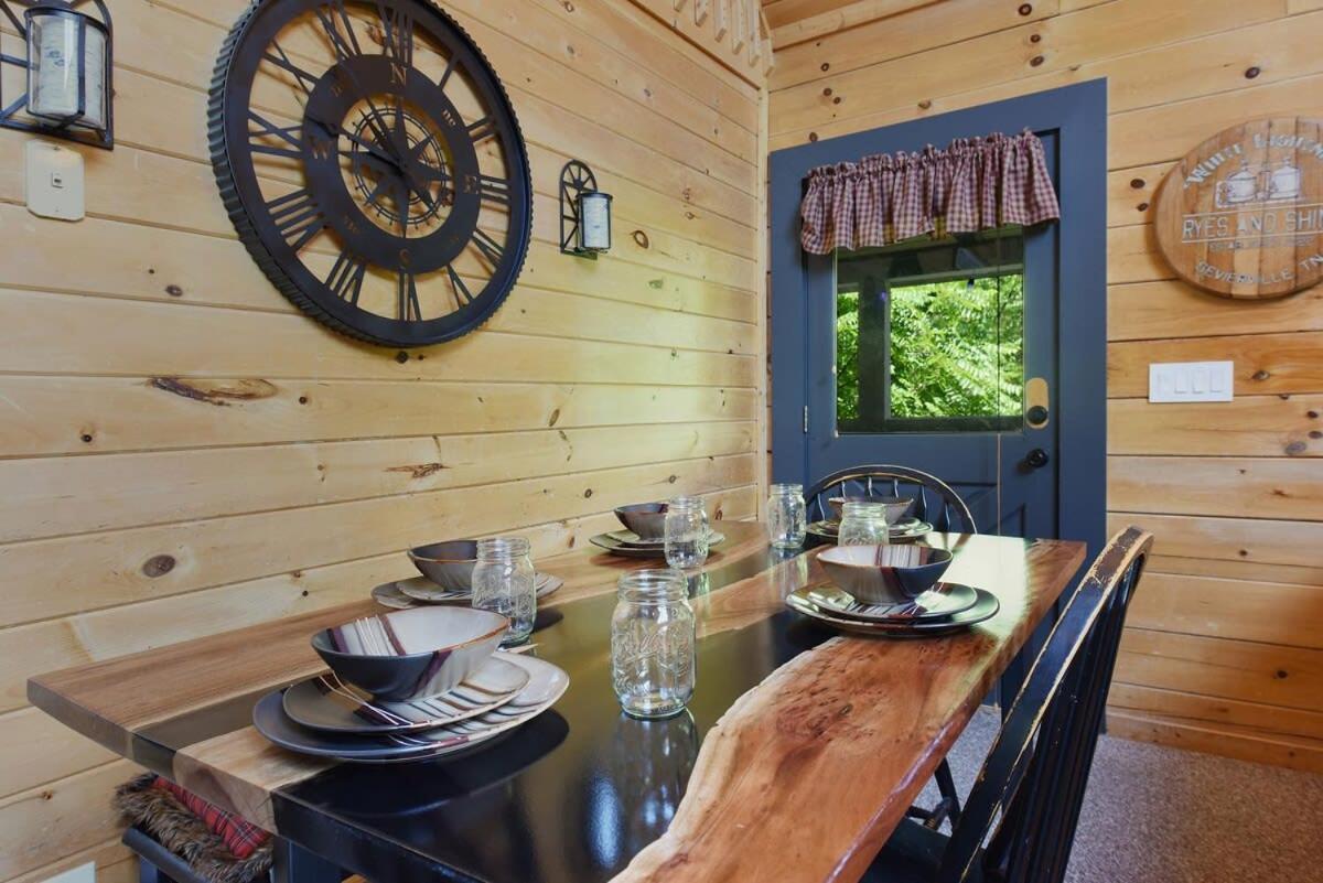 Ryes And Shine Bootlegger'S Cabin! Hot Tub* Pool* Arcade* Billiards *Ev * Pet Friendly セバービル エクステリア 写真