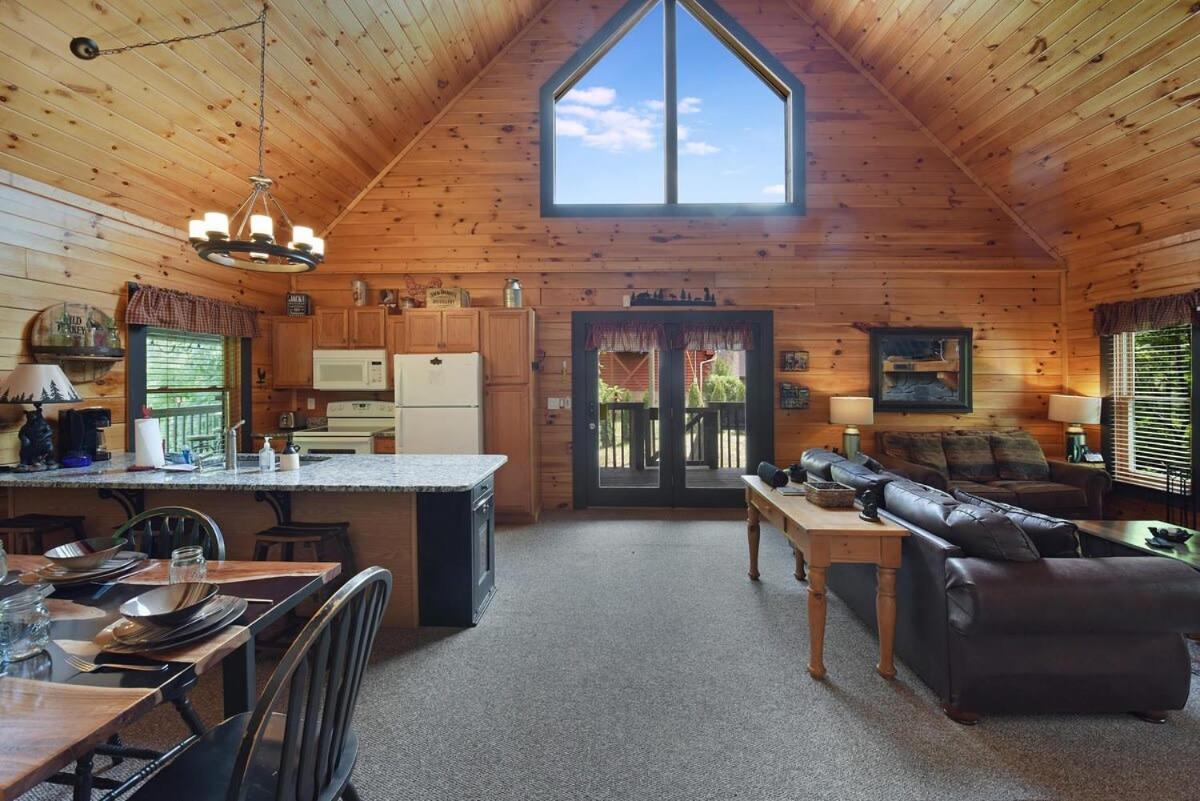 Ryes And Shine Bootlegger'S Cabin! Hot Tub* Pool* Arcade* Billiards *Ev * Pet Friendly セバービル エクステリア 写真