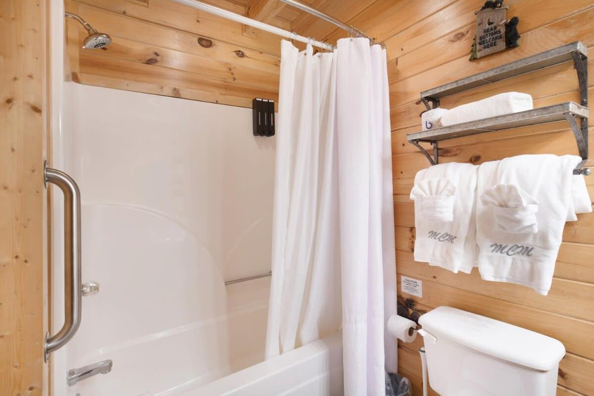Ryes And Shine Bootlegger'S Cabin! Hot Tub* Pool* Arcade* Billiards *Ev * Pet Friendly セバービル エクステリア 写真