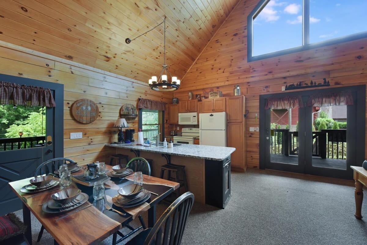 Ryes And Shine Bootlegger'S Cabin! Hot Tub* Pool* Arcade* Billiards *Ev * Pet Friendly セバービル エクステリア 写真
