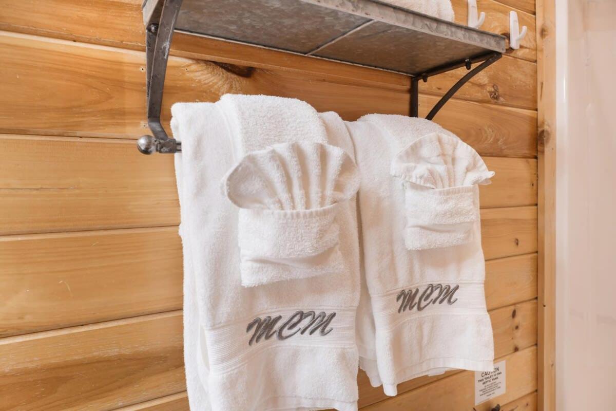 Ryes And Shine Bootlegger'S Cabin! Hot Tub* Pool* Arcade* Billiards *Ev * Pet Friendly セバービル エクステリア 写真